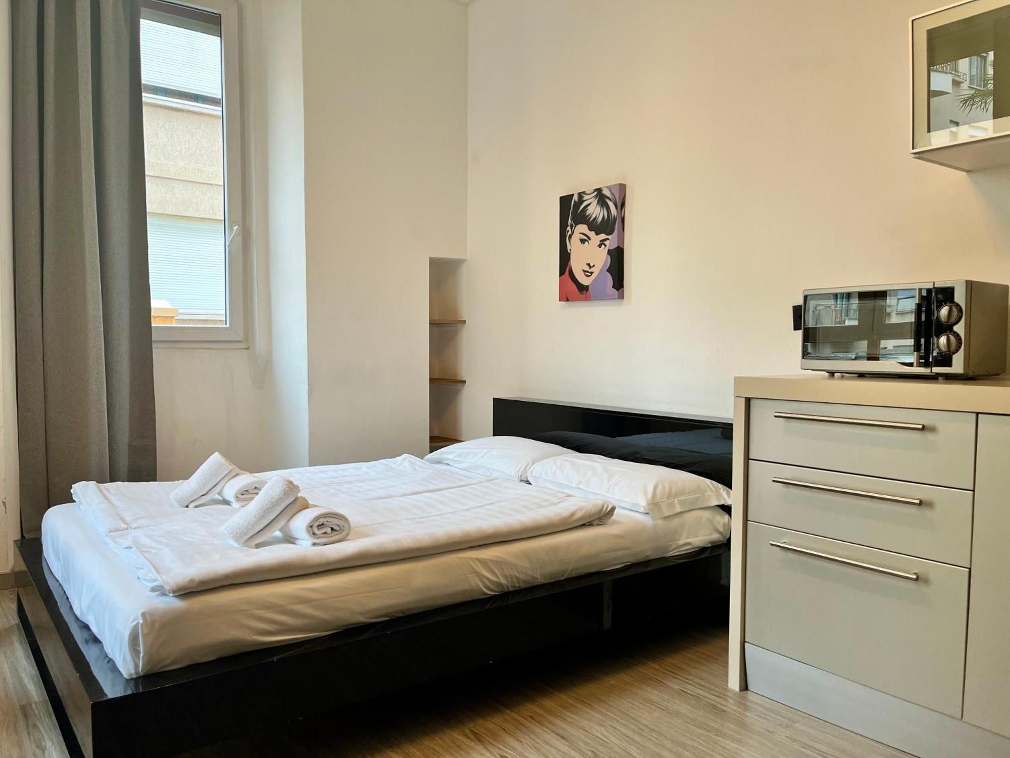 Guesthouse University By Lr - Self Check In Lugano Luaran gambar