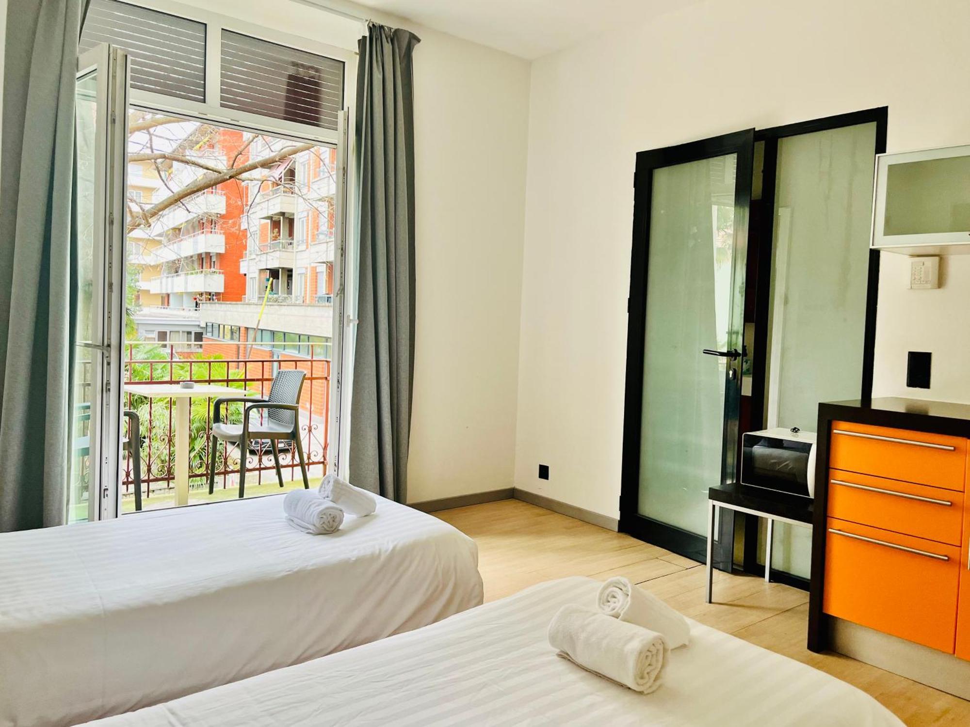 Guesthouse University By Lr - Self Check In Lugano Luaran gambar