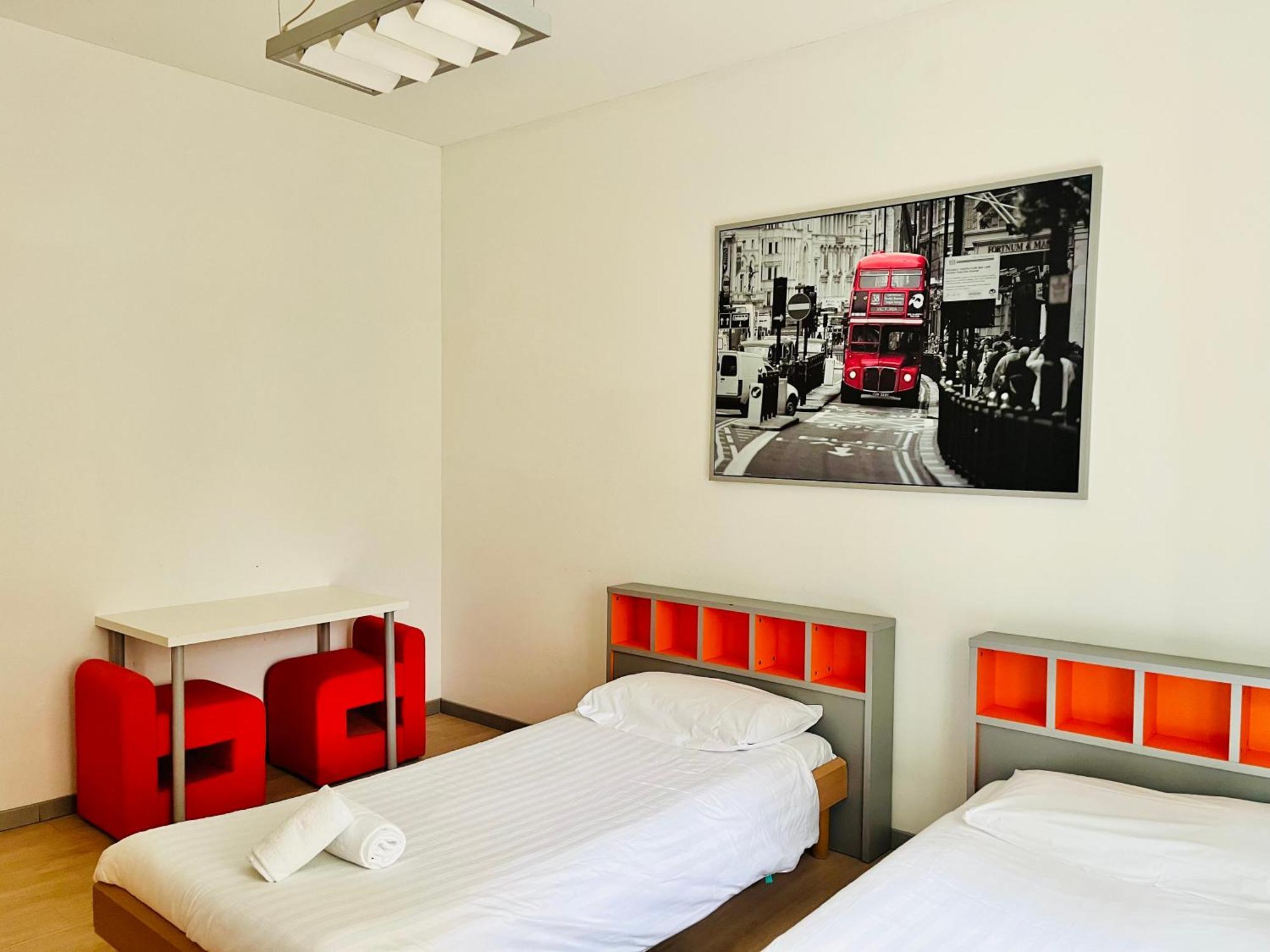 Guesthouse University By Lr - Self Check In Lugano Luaran gambar