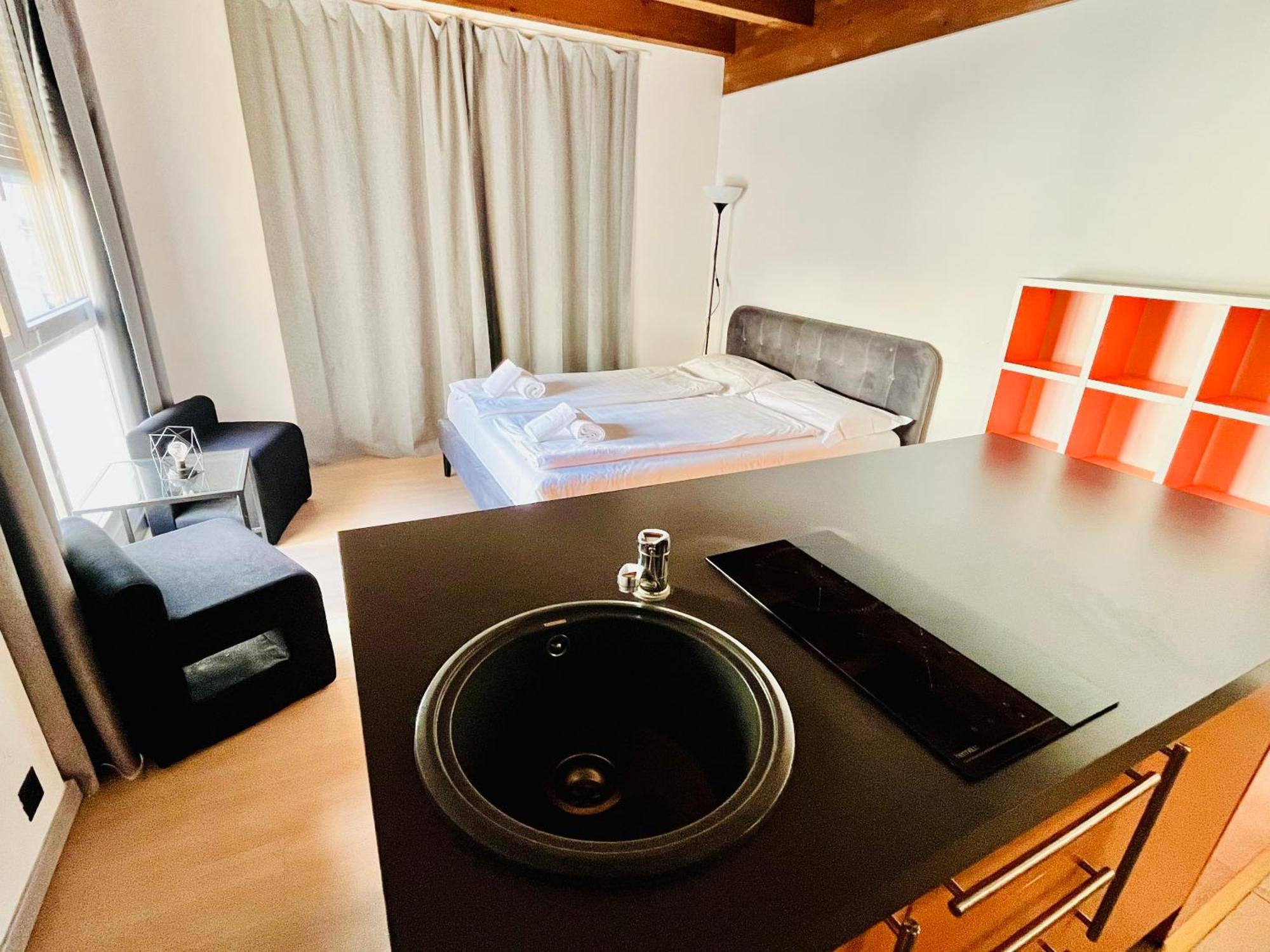 Guesthouse University By Lr - Self Check In Lugano Luaran gambar