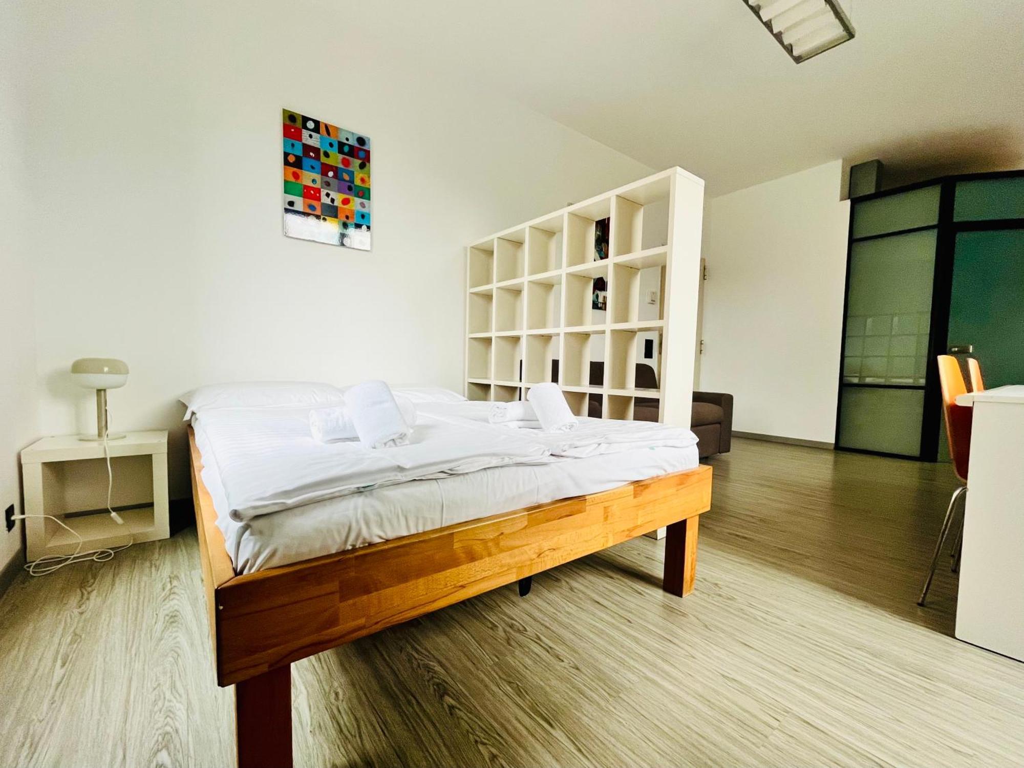Guesthouse University By Lr - Self Check In Lugano Luaran gambar