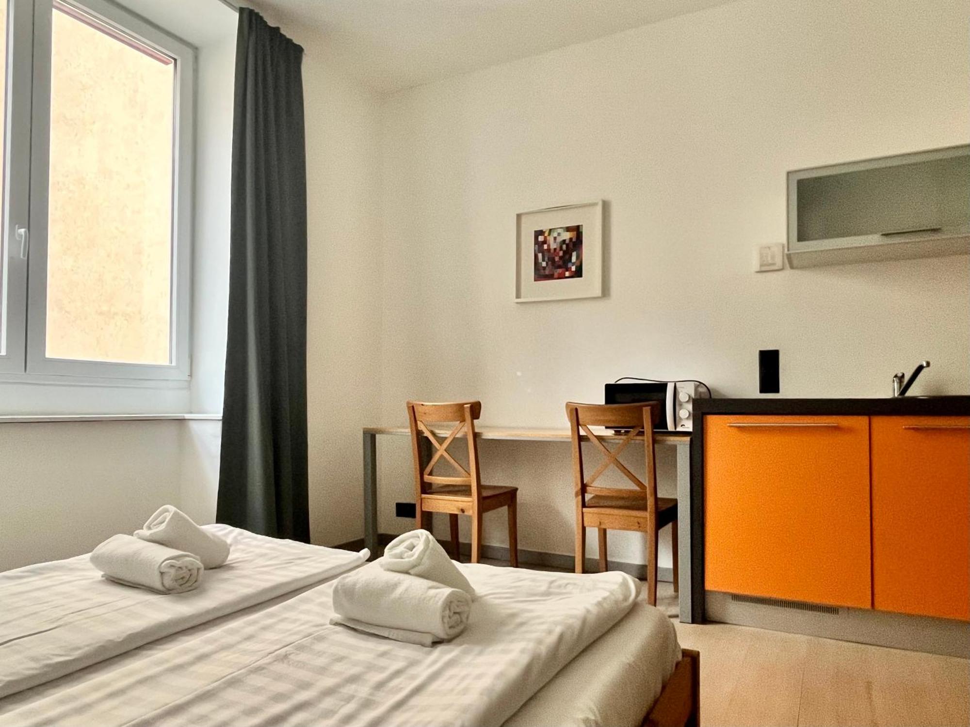 Guesthouse University By Lr - Self Check In Lugano Luaran gambar